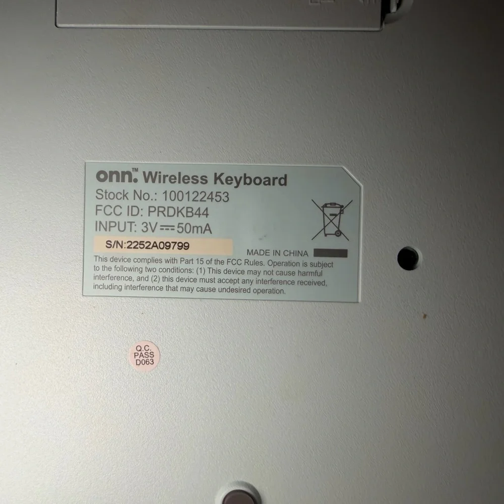 Onn wireless keyboard and mouse combo. Mint color. S/N 2252A09799